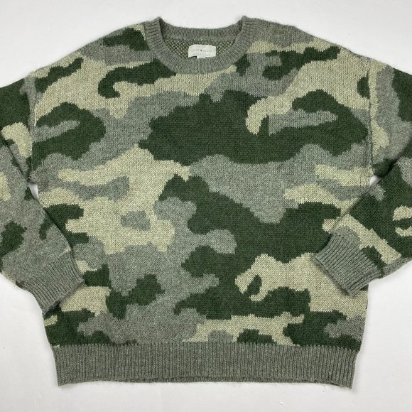 Lucky Brand Green Camo Crew Neck Sweater - Picture 1 of 7